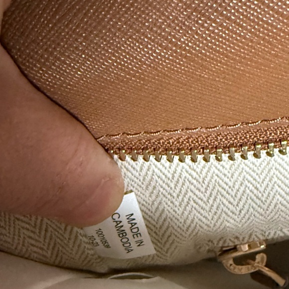 NWT , Tory Burch Emerson zip  Brown large Tote Bag moose color - Picture 10 of 14